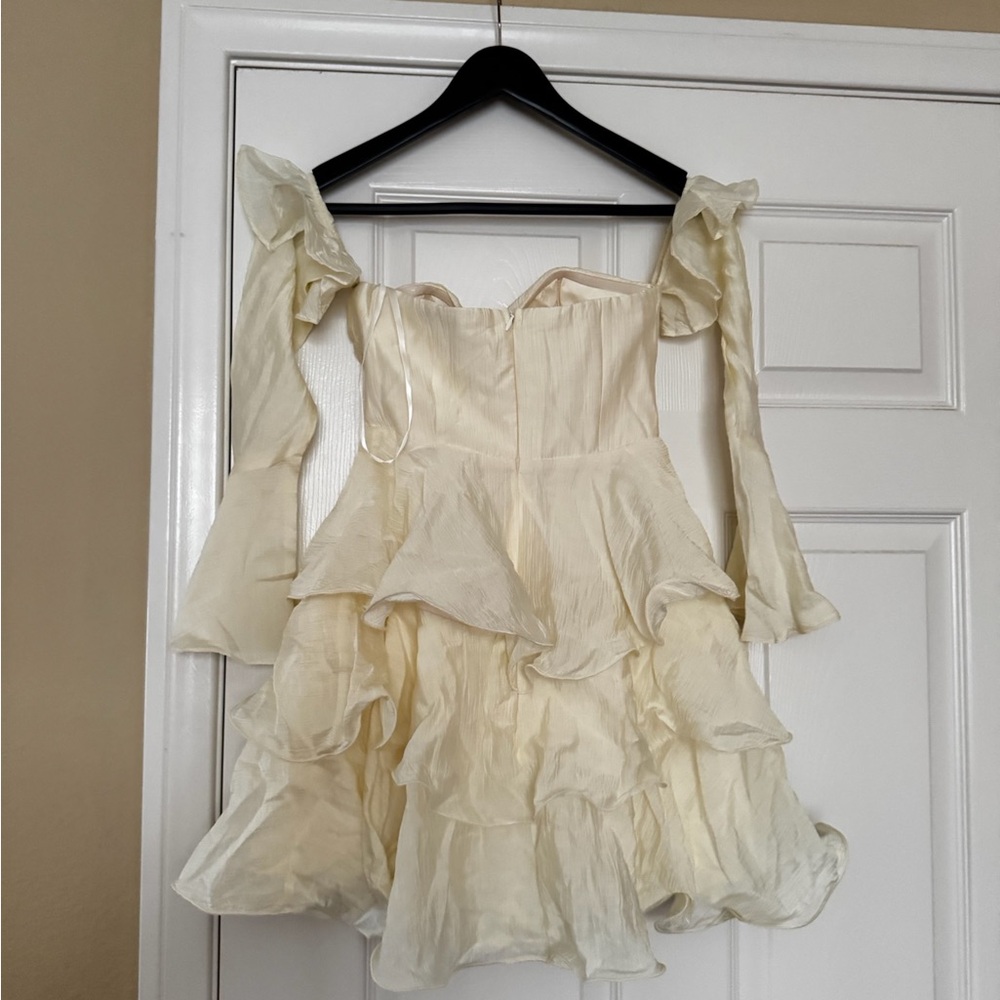 Here Comes The Sun Giavana Off-Shoulder Layered Mini Dress Cream - Picture 5 of 7